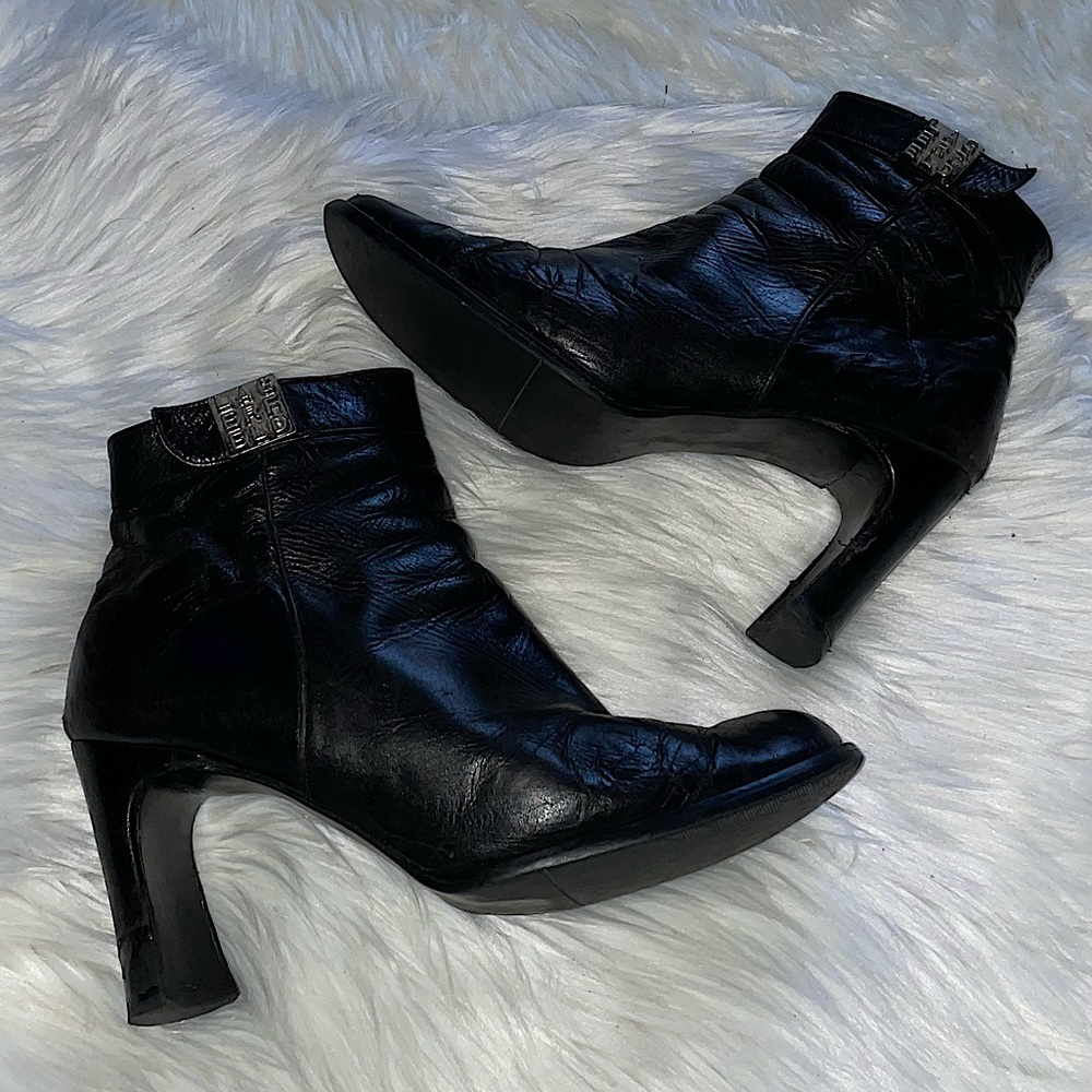 Karl Lagerfeld black leather womens size 7 heeled ankle booties